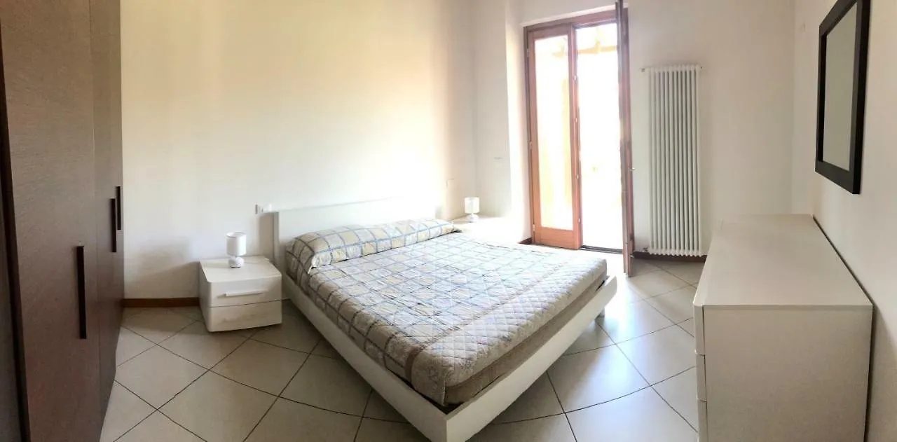 Villetta Iris Garda  0*, Garda (Verona) Italia